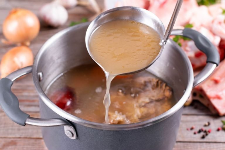 Mẹo lựa chọn và mua gà đá chất lượng trực tuyến